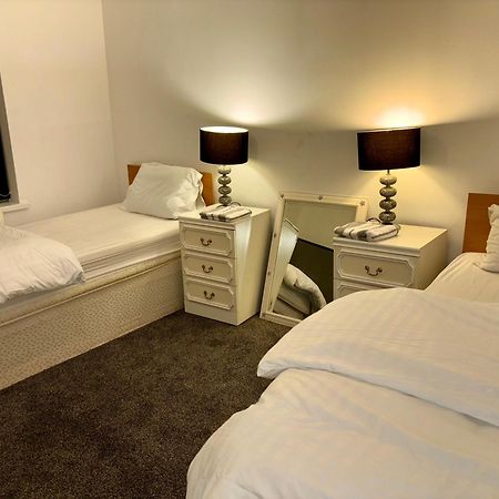 Stainless Guests House Hotell Dudley Eksteriør bilde