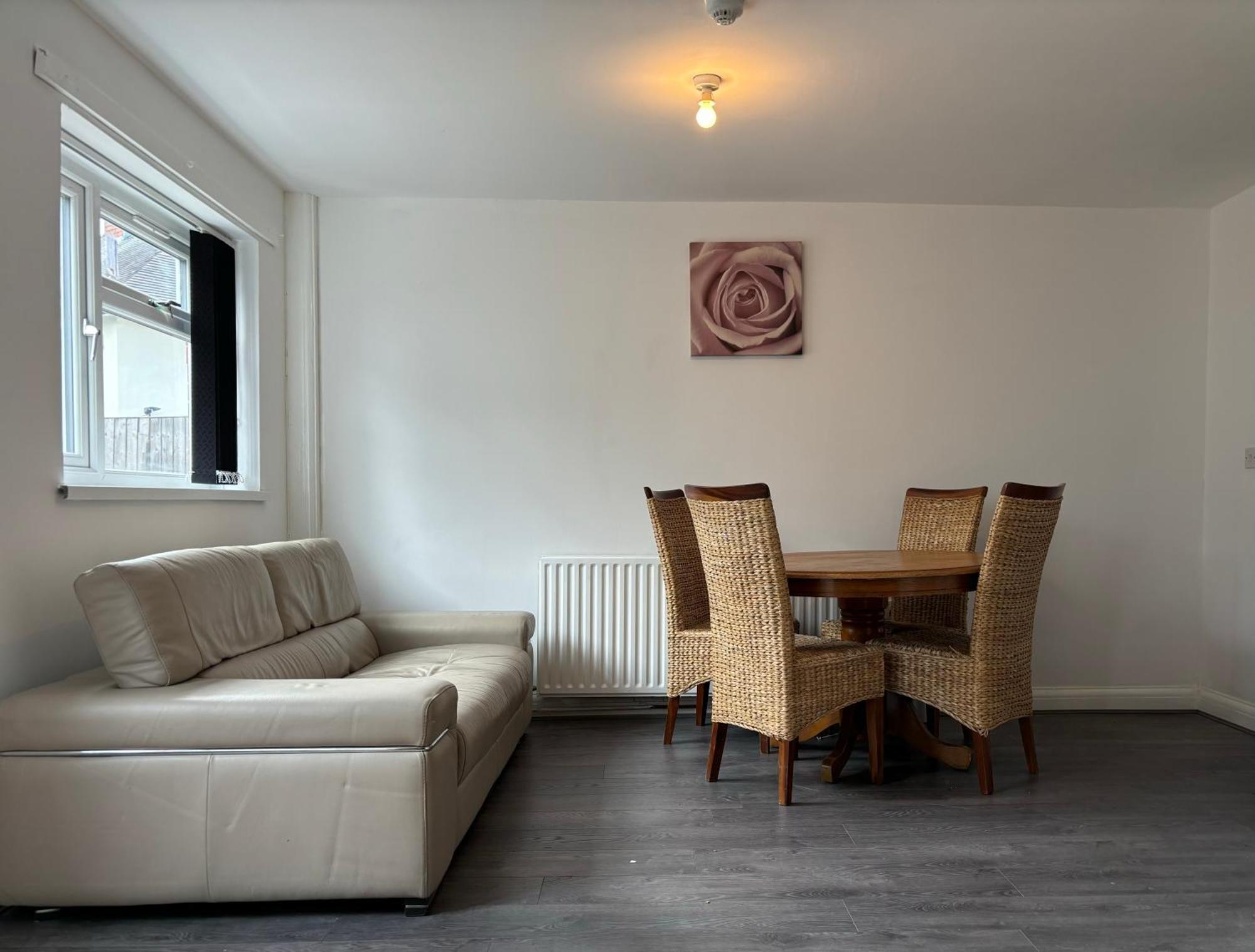 Stainless Guests House Hotell Dudley Eksteriør bilde