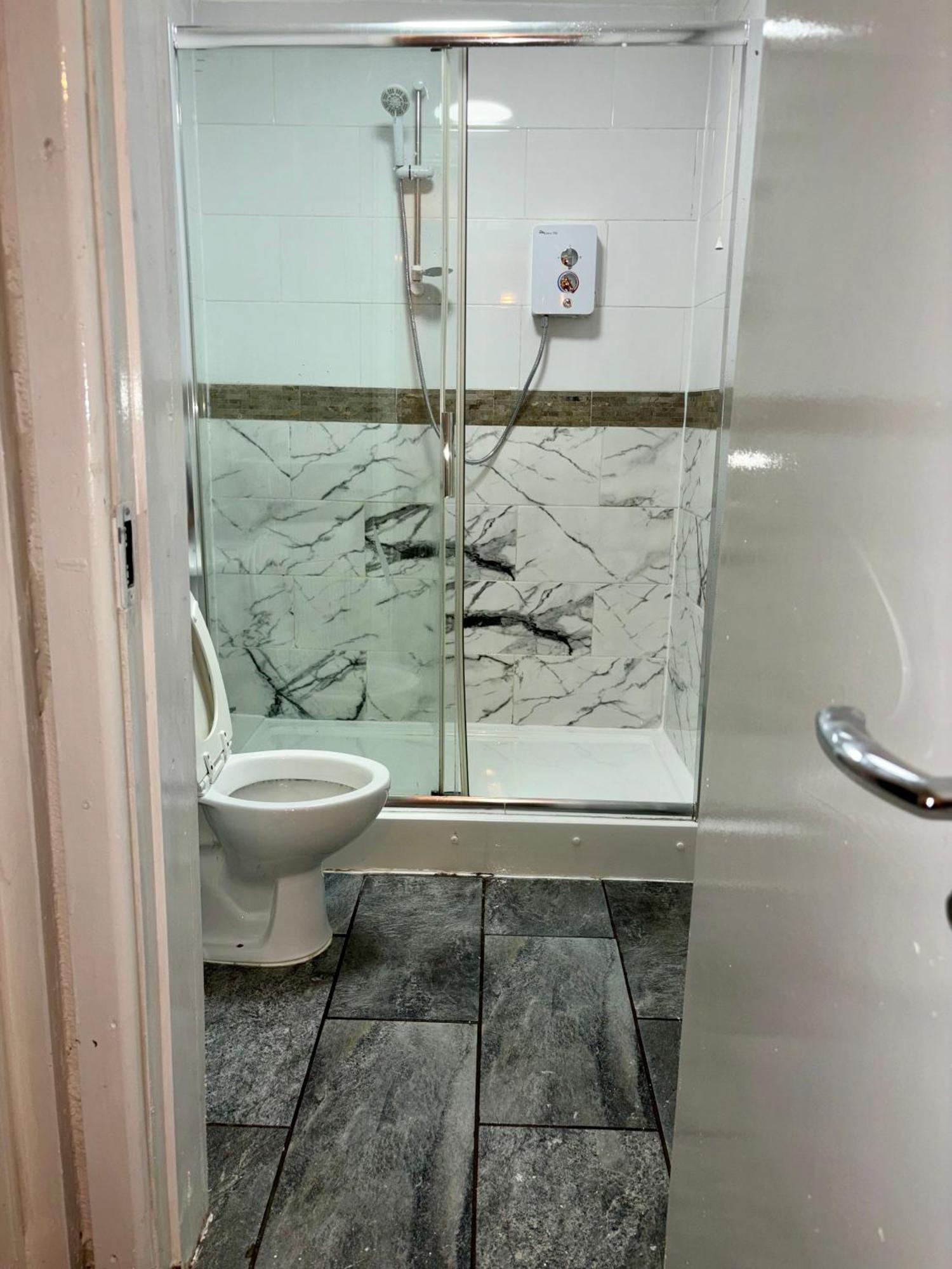 Stainless Guests House Hotell Dudley Eksteriør bilde