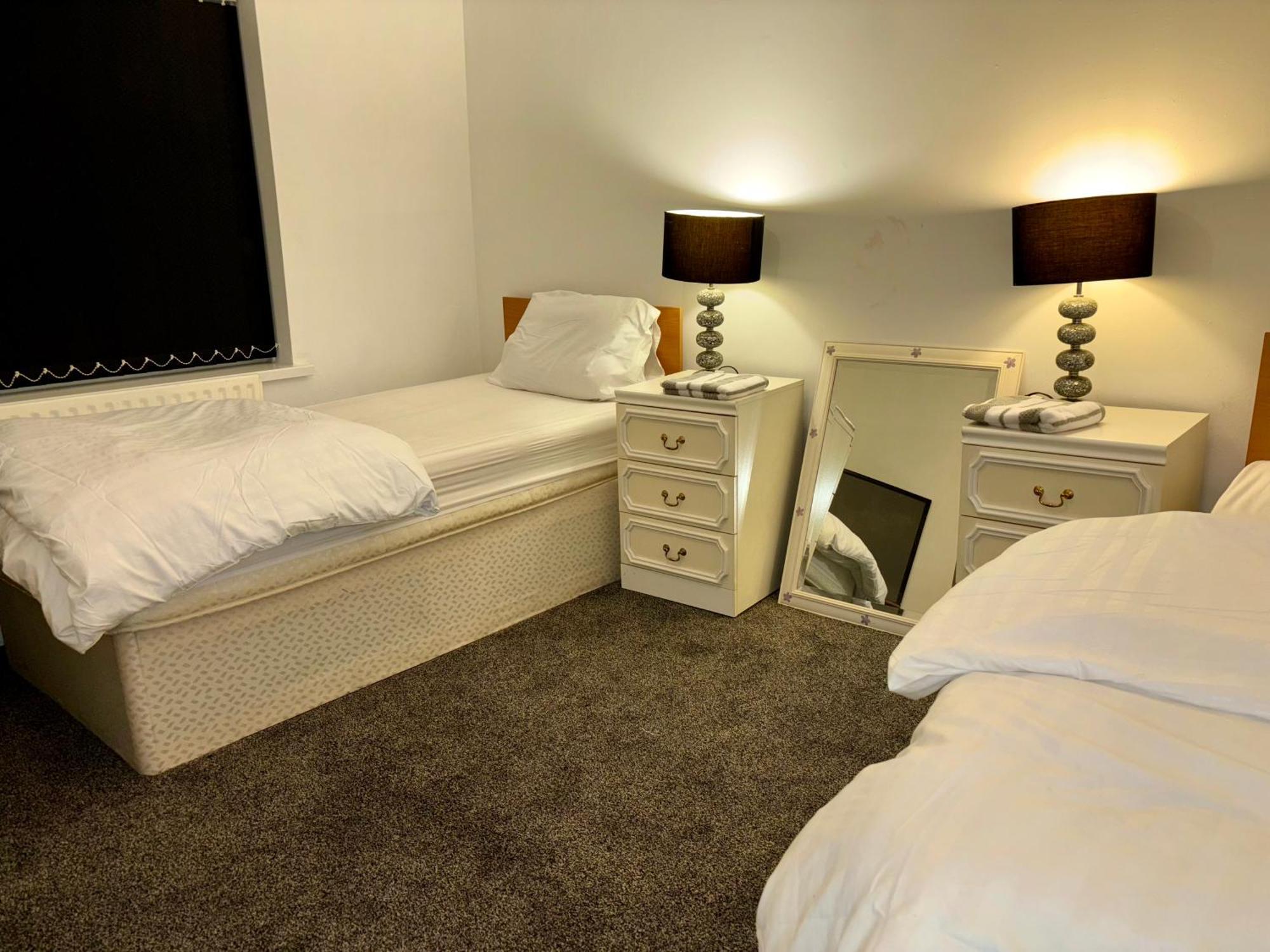 Stainless Guests House Hotell Dudley Eksteriør bilde