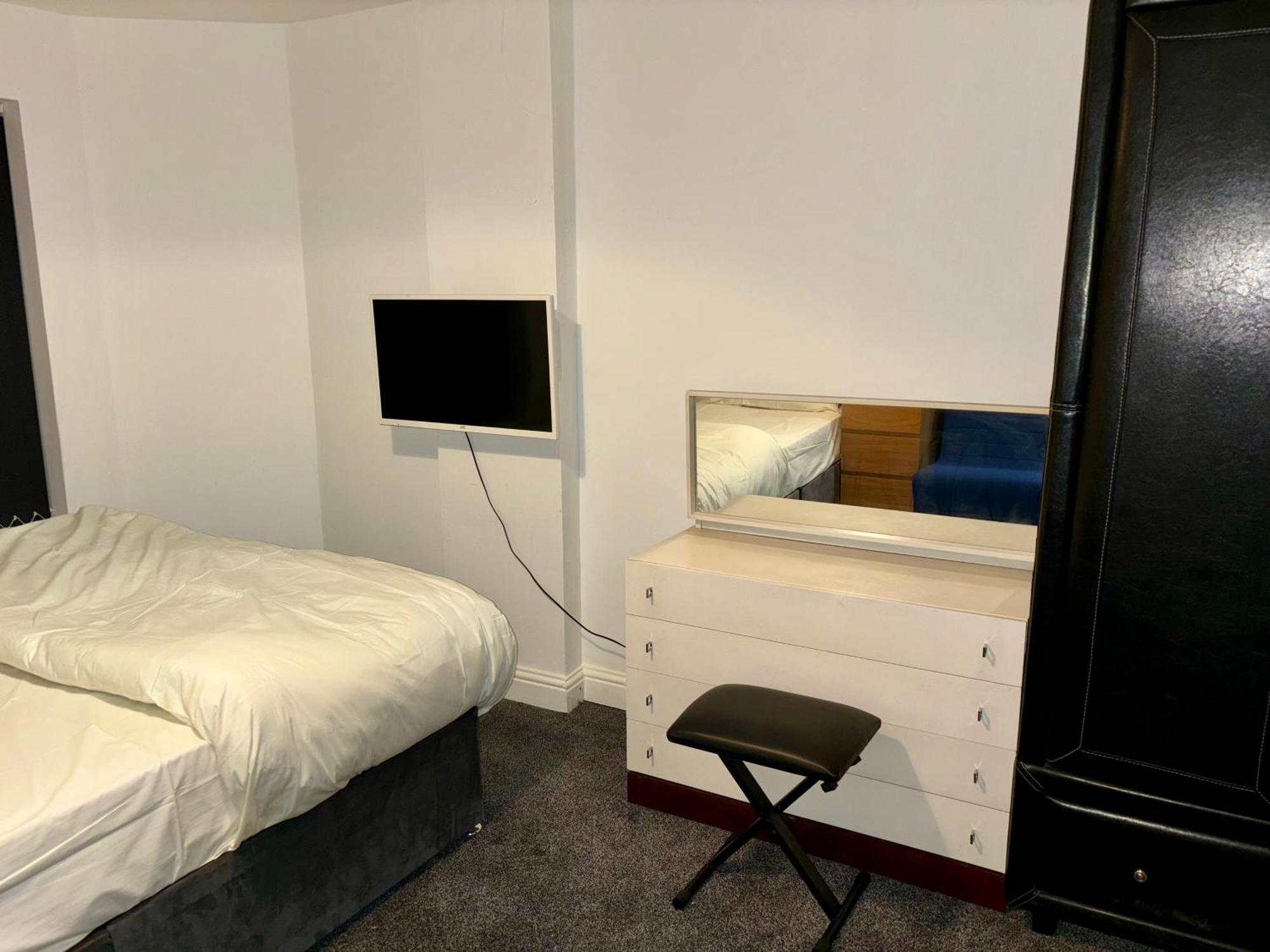 Stainless Guests House Hotell Dudley Eksteriør bilde