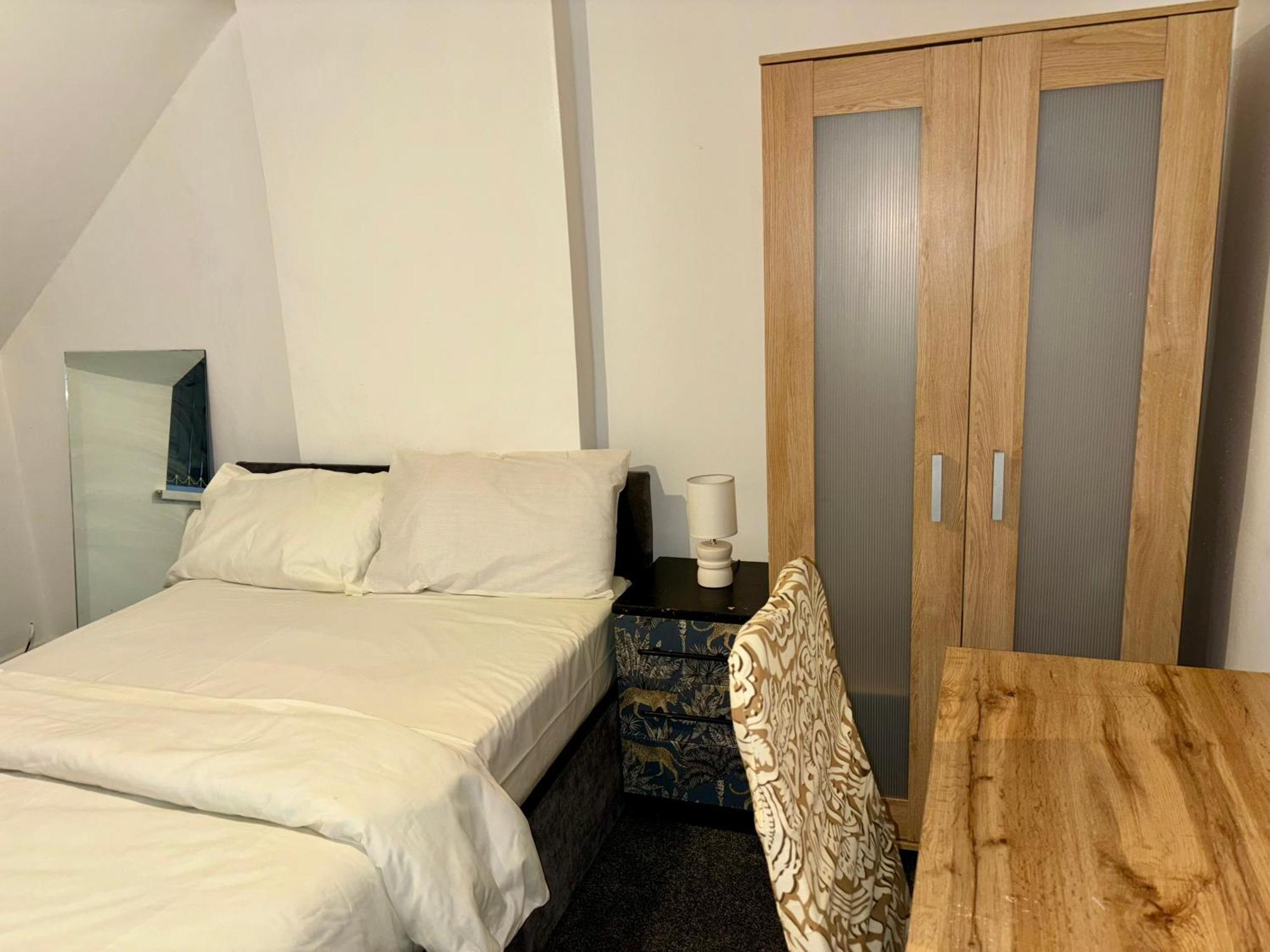 Stainless Guests House Hotell Dudley Eksteriør bilde