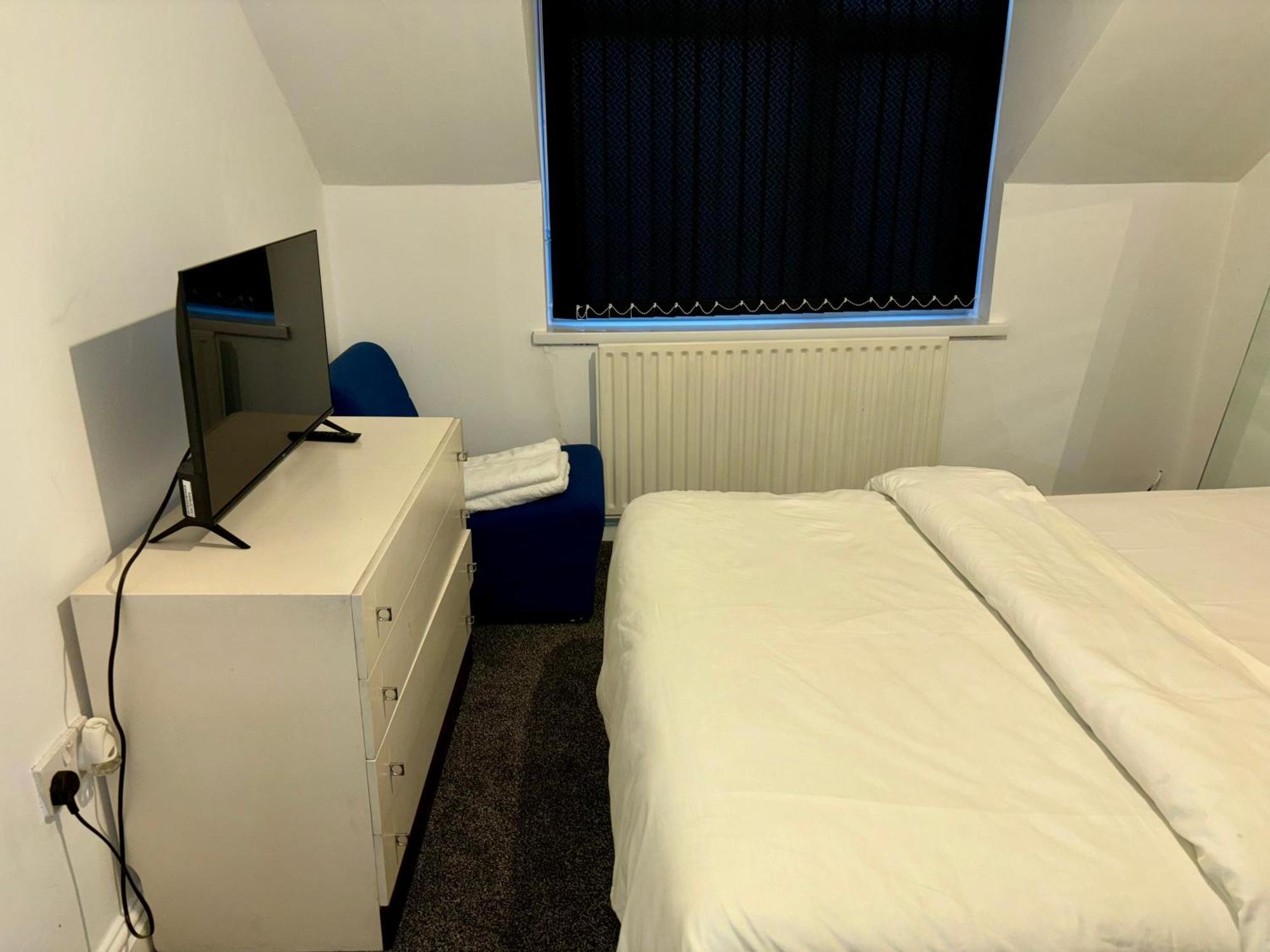 Stainless Guests House Hotell Dudley Eksteriør bilde