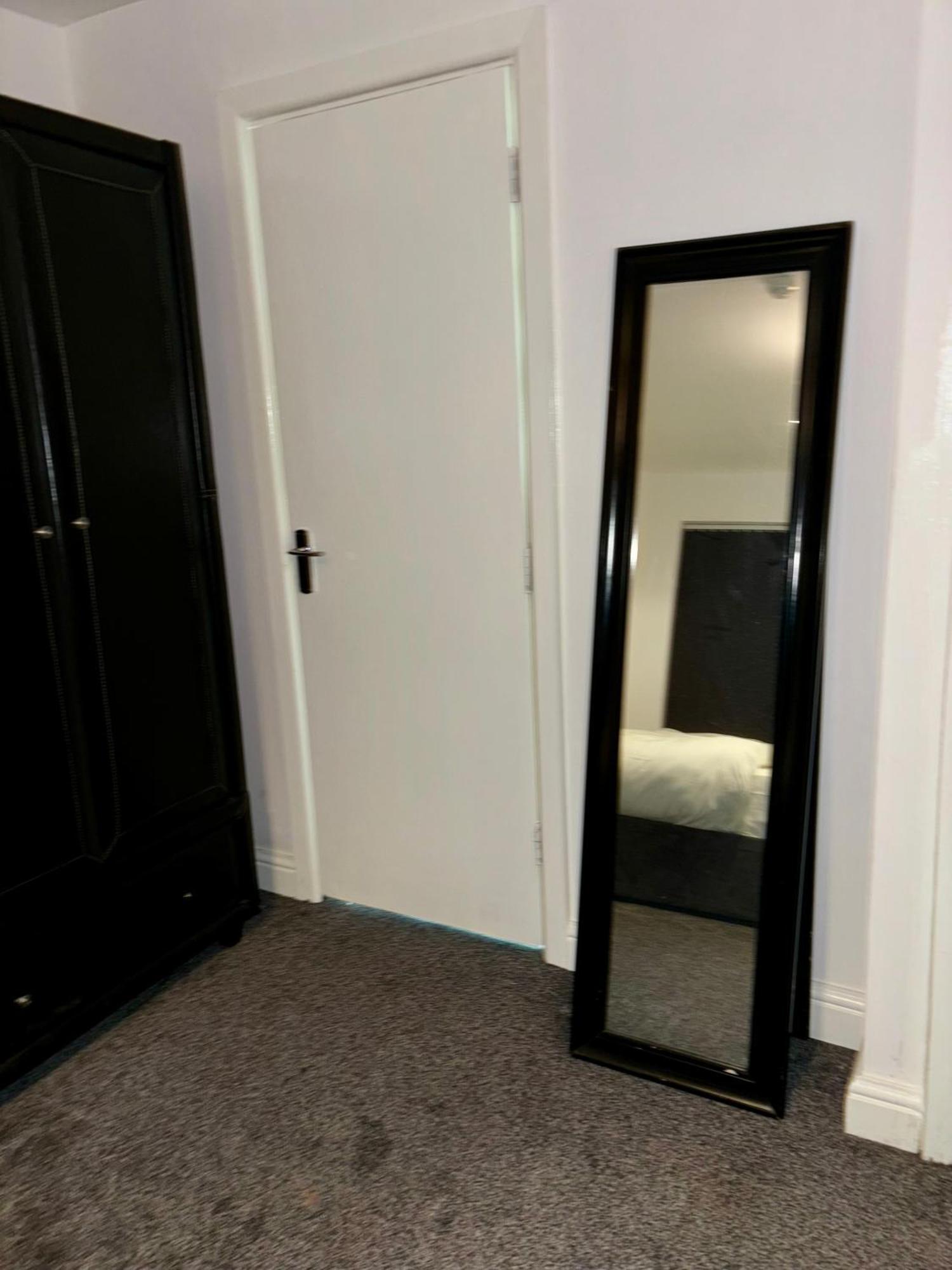 Stainless Guests House Hotell Dudley Eksteriør bilde